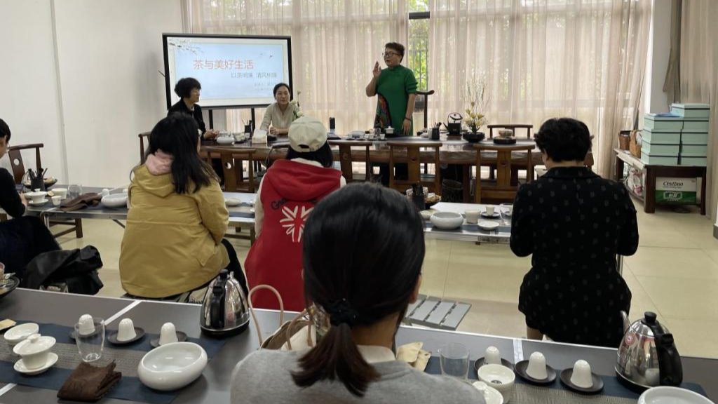 说明: https://www.glnc.edu.cn/__local/2/2D/B9/BB4E4C8177153D00B9DE322A8AD_EE7881A5_18771.jpg