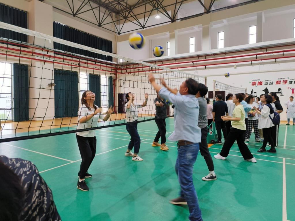 说明: https://www.glnc.edu.cn/__local/4/F9/8A/51412C76A22B1557E1C05CF52DD_6AC9B2A6_1D7A2.png