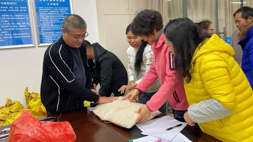说明: https://www.glnc.edu.cn/__local/5/B0/41/CD3D4D053636D2139637380EBEF_715364DE_1D7EC.jpg