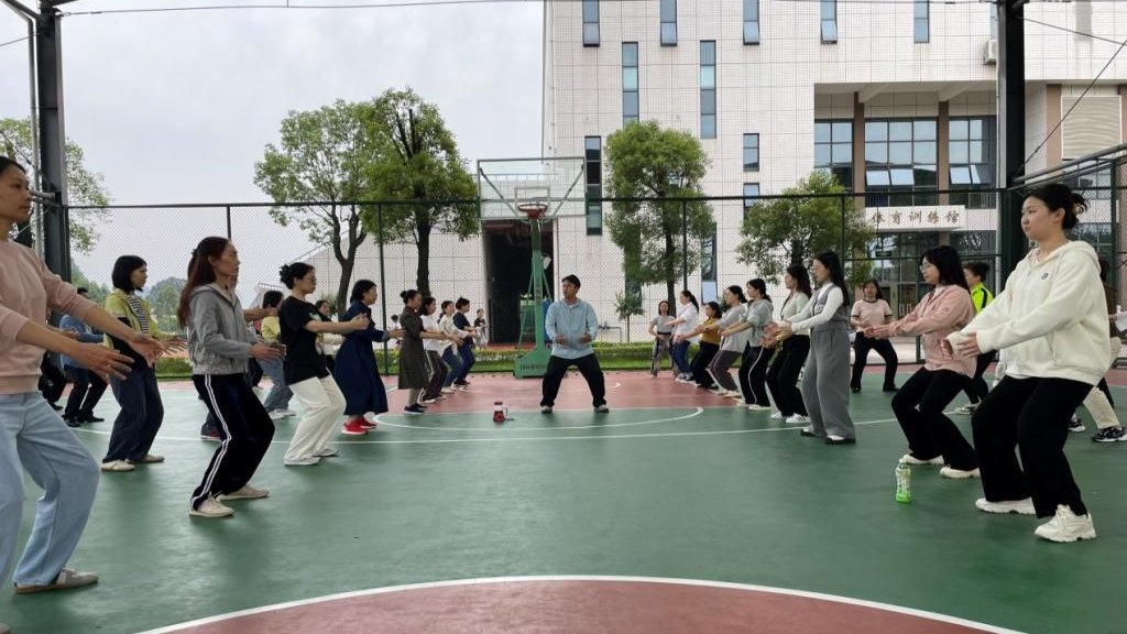 说明: https://www.glnc.edu.cn/__local/7/39/2D/4DD9726ADC4ECF92E4DCF69622A_882A8CE1_1FC34.jpg