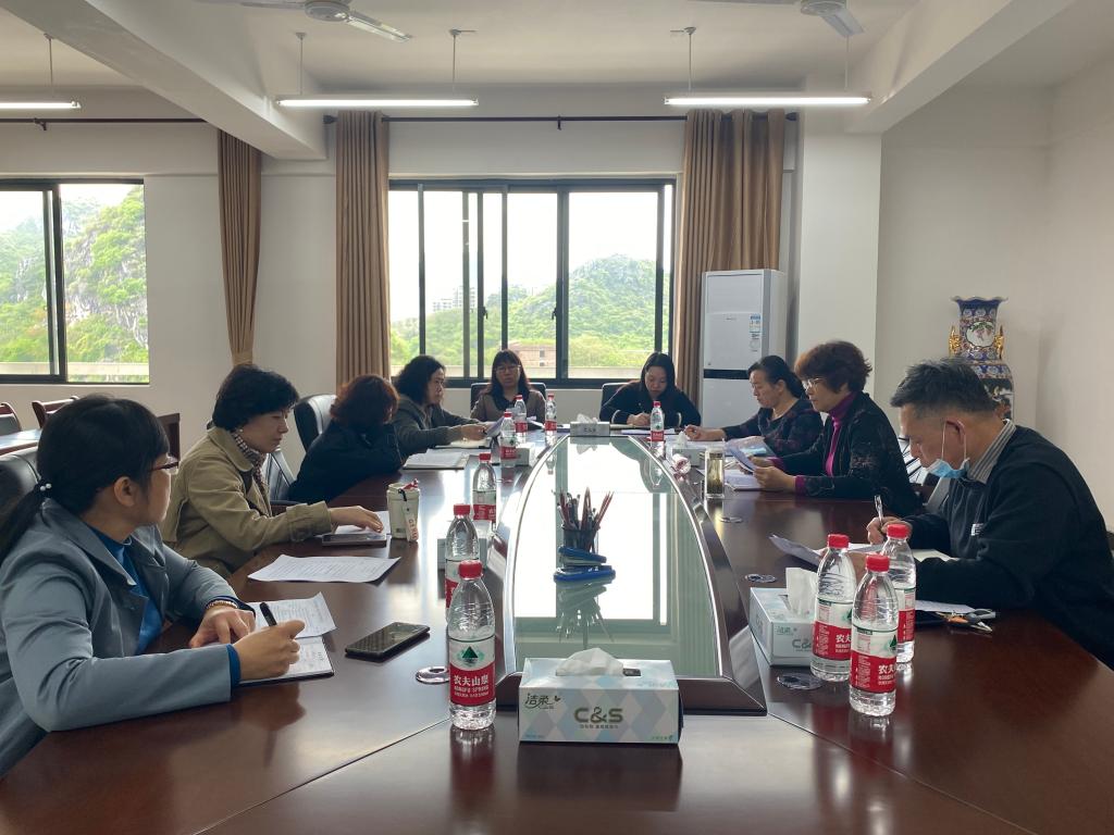 说明: https://www.glnc.edu.cn/__local/A/5E/7A/B8BEAA59940F390DC148966E12D_8AA7E02C_18E61.png